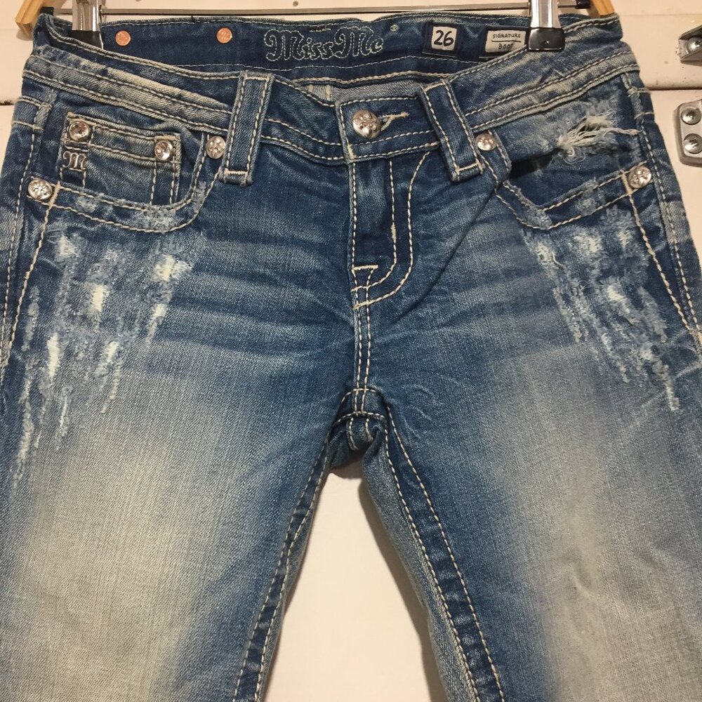 MISS ME DISTRESSED BOOT CUT JEANS SIZE 26